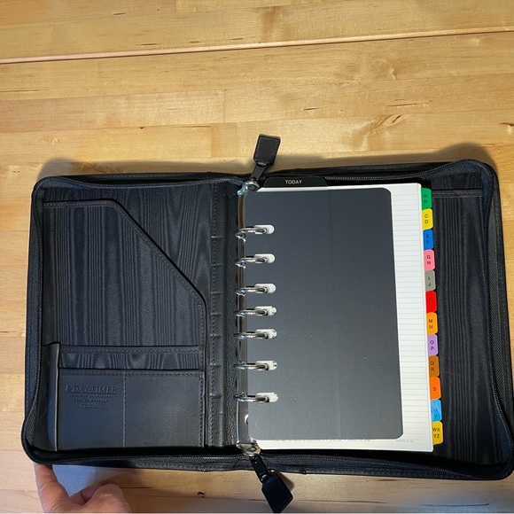 Day Timer Leather Binder crafted in Canada - Picture 7 of 16